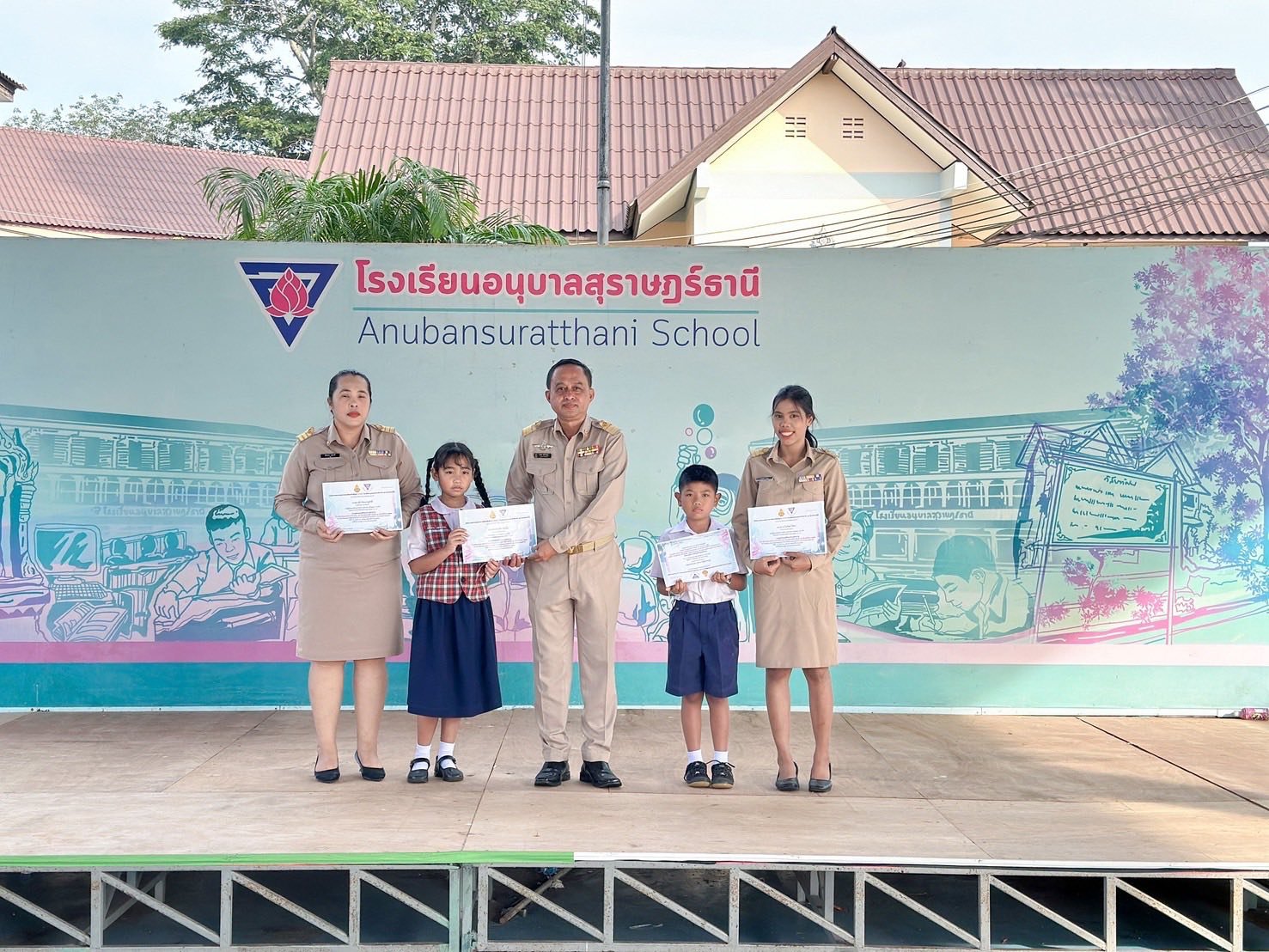 <div style='text-align:center;'><a href='img/article/art_1766457372/image/g/7ae6ad1ecfeb435aa75b919abd9283231_3934633013.jpg' target='_blank' style='color:#FFF !important;' download><b>ดาวน์โหลดรูปภาพ</b> <span style='font-size:12px;'>(1,477 x 1,108 px)</span></a></div>